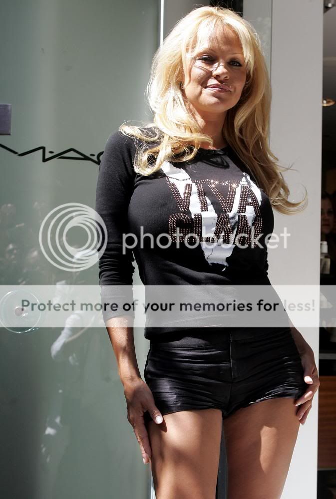 pamela-anderson-mac-aids-fund-athen.jpg