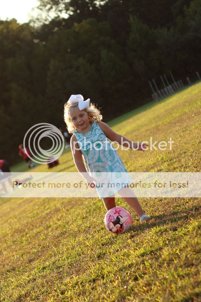 IMAGE: http://i427.photobucket.com/albums/pp357/CobraVert97/Bulletin%20Board%20Postings/2012-09-13_18-19-38.jpg