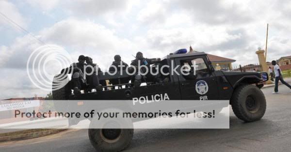 Controlopolicial.jpg em Angola! image by carlosloureiro520
